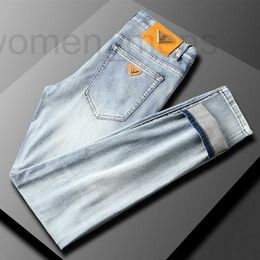 Heren jeans ontwerper lichtblauw voor mannen 2023 nieuwe slanke fit rechte midden taille elastische lange broek zomer dunne jhr9