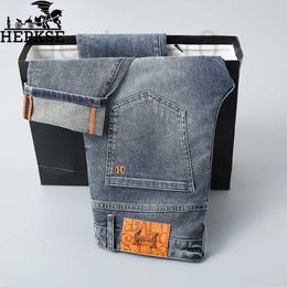 Heren jeans ontwerper lichte luxe hoogwaardige jeans rokerig grijs grijs slank recht recht casual lange broek modemerk dun 48yh