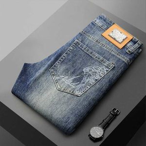 Designer de jeans masculin léger de qualité luxe de luxe printemps / été jeans masculin slim fit haut de gamme élastique pantalon de jambe droite bleu entièrement toutes saisons ff6525