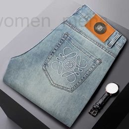 Herenjeans ontwerper Lichte luxe trendy jeans voor heren met slanke pasvorm en kleine voeten, Koreaanse versie van elastische geborduurde rechte buis blauwe herenbroek YYF6