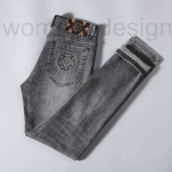 Pantalones vaqueros para hombre, pantalones vaqueros elásticos de lujo de diseñador, pantalones largos bordados de color gris oscuro para hombre, pantalones largos informales lavados finos 5903