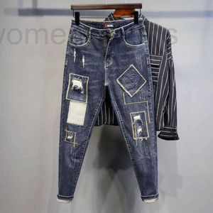 Jeans para hombres Diseñador para hombre Opai Nuevo Agujero roto personalizado Mendigo PatJeans para panel juvenil Costura Slim Fit Pantalones de pies pequeños 4M90