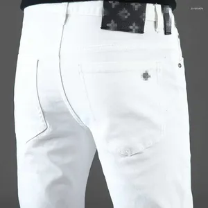 Designer de jeans masculin pour hommes petits pieds slim ajustement en coton d'été de jean homme marque en noir et blanc pantalon