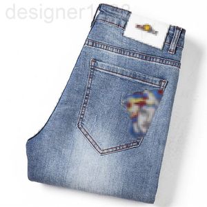 Diseñador de jeans para hombres Sitio web oficial Colección Fansi Ropa para hombres 2021 Otoño Nuevos jeans bordados Medusa Micro elástico Leggin279Z