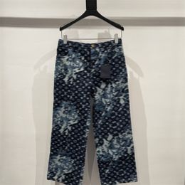 Pantalon de créateur de jeans pour hommes classiques Luxury Luxury Presbyopie de haute qualité Jeans bleus hauts taille lavée LETTRE FLORONE FLOR