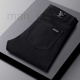Jeans para hombres Diseñador Pure Black High-End Jeans para hombre Otoño e invierno Nuevo Luz de lujo Pequeño Tubo recto Slim Fit Casual Pantalones elásticos Tendencia O9XV