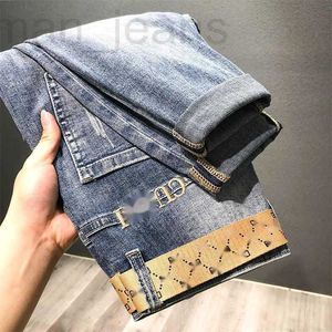 Designer de jeans pour hommes printemps / été New Blue for Light Luxury Fashion Brand Lettre Broderie Harlan Versatile Short Feet Pants 2Q9Q