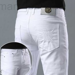 Designer de jeans pour hommes Printemps / Été Nouveau pour Light Luxury Korean Edition Pieds élastiques minces Slim Fit Cotton Pure White European Long Pants 5JRP