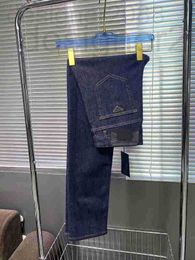 Jeans pour hommes Designer Summer 2022 Les derniers jeans de mode confortable matériau extensible simple couleur unie design hommes luxe bleu foncé MNNM