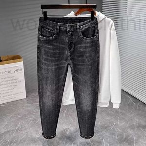 Heren jeans ontwerper zomer en herfst dunne jeans voor heren slanke fit leggings 2024 nieuwe rechte been bijgesneden casual broek voor herenkleding 6xl9