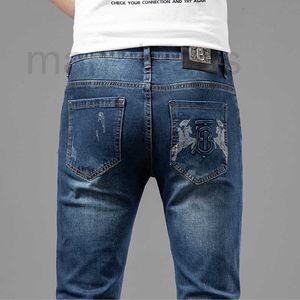 Designer de jeans masculin concepteur d'été mince jeans de haute qualité pour hommes 2024 Nouveau pantalon décontracté à la mode à la mode.