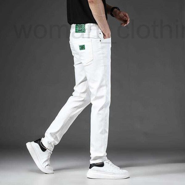 Designer de jeans masculin Top Top Luxury Spring / été Nouvel Jean noir et blanc pour hommes avec des pieds slim et des pieds droits, un pantalon mince de couleur de contraste pour les hommes PZM5