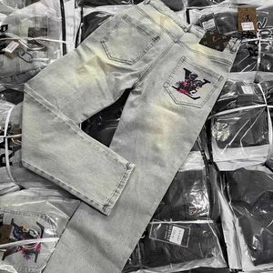 Jeans pour hommes Designer Hiver Nouvelle Lettre Brodée Slim Fit Polyvalent Casual Étudiant Internet Rouge Même Petit Pied Pantalon Droit K5MM 706I