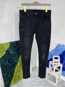 Jeans pour hommes Europe American Automne Hiver Chic Hommes Haute Qualité Marque Designer Rivets Casual Trou Denim Pantalon C158