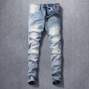 Jeans masculins European Vintage Fashion Men Retro Light Blue Blue Elastic Slim Riped Embrodery Designer coréen Pantalon de jean décontracté coréen