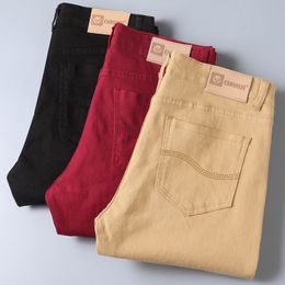 Heren jeans modebedrijf casual recht rood zwart kaki witte denim broek streetwear klassieke hoogwaardige skinny heren 220923