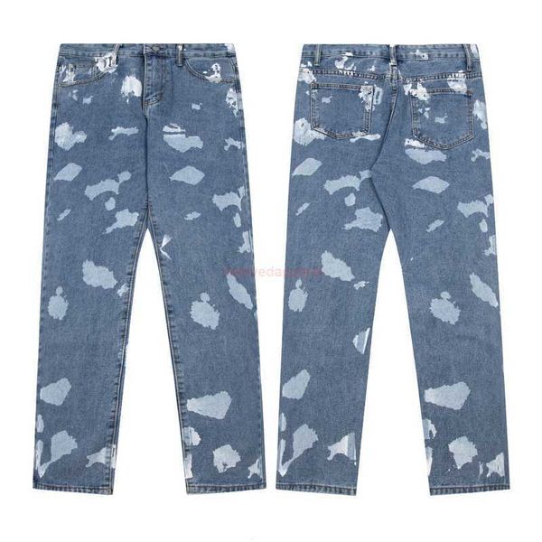 Jeans de diseñador para hombre Ropa de diseñador de moda Pantalones Departamentos High Street American Cloud and Mist Wash Garment Light Blue Straight Leg Label