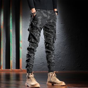 Heren jeans mode streetwear heren jeans hoogwaardige losse fit casual lading broek big pocket camouflage harem broek joggers 220827