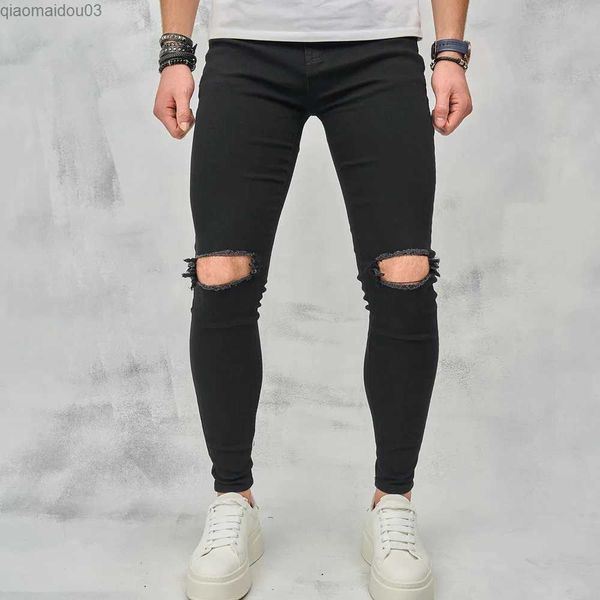 Jeans masculin à la mode Hip-hop Mens Knee Tear Crayon serré Jeans Mentiers Bassons pour hommes Jeansl2404