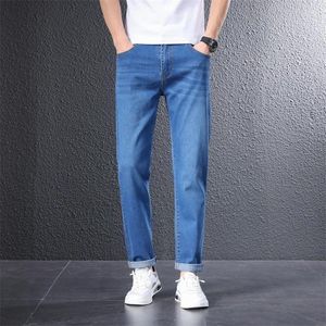 Jeans para Hombres Tendencia Juvenil De Gama Alta Moda Suelta Pantalones Rectos Versátiles Pantalones De Mezclilla Bordados Elásticos