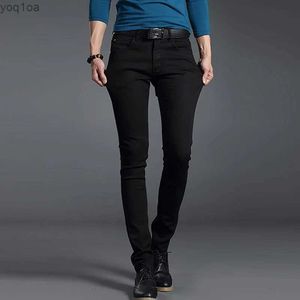 Jeans masculins jeans skinny bleu noir de haute qualité pour hommes jeans de jeans en denim slim de printemps et d'été pour hommes en coton stretch jeansl2404