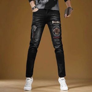 Jeans pour hommes de haute qualité extensible Jeans noir classique classique brodé décoratif slim fit coréen jeans de rue décontractée;Q240427