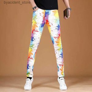 Jeans pour hommes Pantalons en denim extensibles de haute qualité pour hommesDécors imprimés colorés classiques Jeans de rueSlim-fit Version coréenne Jeans décontractésCool Jeans L240313