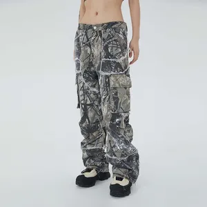 Jeans para hombres High Street American Fashion Raw Edge Multi Pocket Tubo recto Pierna ancha Pantalones masculinos sueltos Otoño