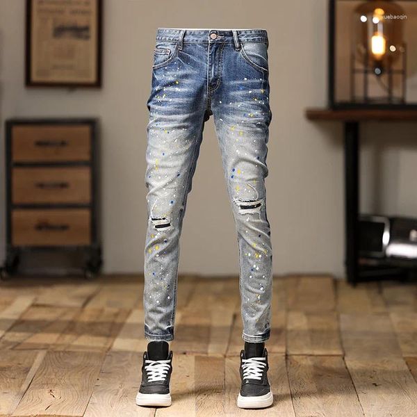 Jeans para hombres High Street Fashion Hombres Retro Light Blue Stretch Skinny Fit Ripped Pintado Diseñador Parcheado Hip Hop Denim Pantalones