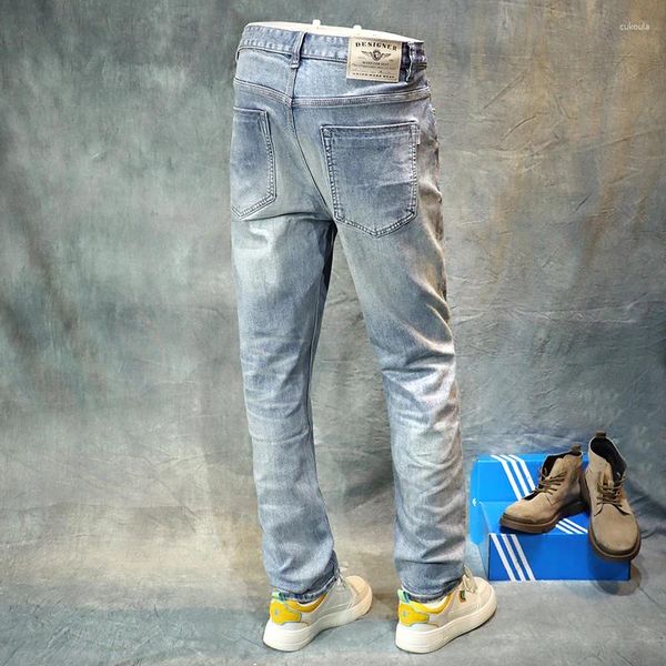 Jeans para hombres Estilo italiano Moda Hombres de alta calidad Retro Light Blue Stretch Slim Fit Ripped Vintage Designer Denim Pantalones