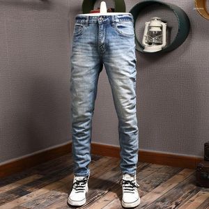 Heren Jeans Italiaanse Stijl Mode Heren Retro Lichtblauw Elastische Slim Fit Ripped Broek Vintage Designer Denim Broek Hombre