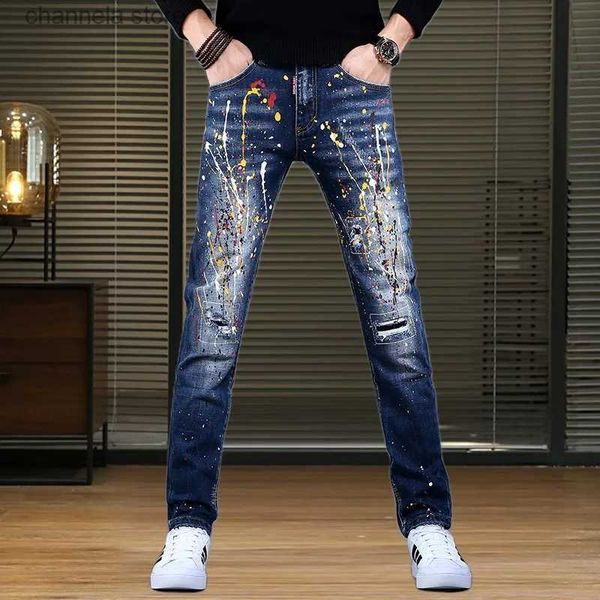 Jeans para hombres Versión coreana Jeans hasta los tobillos de alta calidad para hombres Jeans delgados rasgados sexy Jeans con estampado de pintura desordenada Jeans callejeros con estilo;T240205