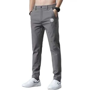 Jeans masculins pantalons coréens pour hommes d'été 2024 New Ice Shreds Pantalon décontracté vêtements pour hommes élastiques Pantalon de jambe droite Q240525