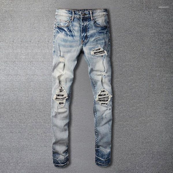 Jeans para hombres Luz Azul Calle Retro Costuras rasgadas Hombres Pantalones de motocicleta Punk Hip Hop Diseñador apilados para