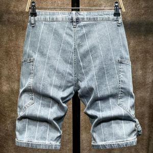 Jeans pour hommes Short en denim rayé bleu clair Hommes 2021 Style de mode d'été Vintage Streetwear Longueur au genou Casual Straight Cargo Short