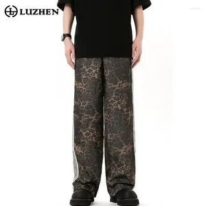 Jeans masculins Luzhen élégant léopard imprimé rayure d'épissage conception de pantalon décontracté 2024 Spring Trendy Street Loose Panters LZ2805