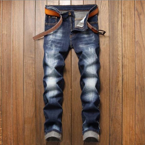 Jeans masculinos estilo europeu americano pequeno estiramento reto contraído bolso traseiro bordado figura slim maré calças