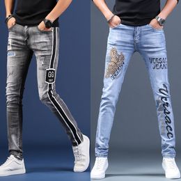 Hommes Jeans Hommes Haute Qualité Slimfit Imprimer Léger De Luxe Stretch Denim Pantalon Déchiré Rayé Rue Corée Version Casual 230711