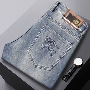 Jeans pour hommes Jeans pour hommes jeans imprimés de marque marque à la mode pour hommes 2024 été nouvelle version coréenne tendance coupe ajustée pantalon à petites jambes pour hommes