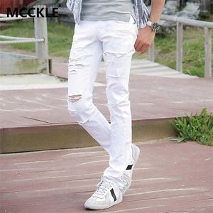 Herenjeans Herenjeans Verkoop Wit Gescheurde Mannen Met Gaten Super Skinny Beroemde Designer Merk Slim Fit Destroyed Torn Jean Broek Voor Mannelijke AY9911 L230725