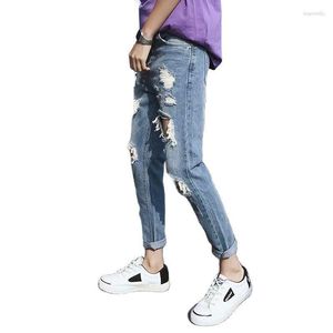 Jeans pour hommes hommes été 2023 mode grand trou harem hommes type coréen pieds cheville longueur pantalon hong kong style lâche mendiant