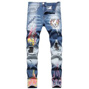 Jeans masculins hommes Skull Flame imprimé denim jeans streetwear skateboard rivet punk stretch pantalon déchiré patchwork slim pantalon droit t221102