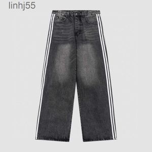 Jeans pour hommes Mens Balencisgs Ceiling Ba Family Co Branded Three Bar Side Ribbon Washed Wide Leg Straight Tube Denim Pants for Men and Womenagfsagfs6W19