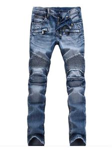 Jeans masculin pour hommes décontractés jeans de jean élastique Solide Solide Pantalon Street Retro Retro Youth Denim grande taille J240527