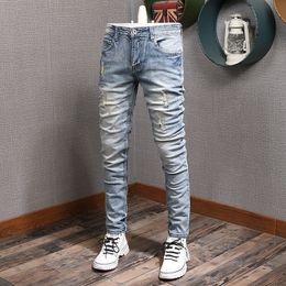 Mannen Jeans Heren Klassieke Vintage Lichtblauw Ripped Mannen Mode Koreaanse Stijl Borduren Rechte Slim Fit Denim Broek 230320