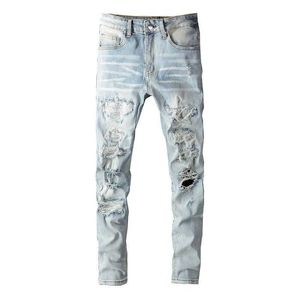 Heren jeans heren kristallen gat traan patch werk jeans straat kleding licht blauwe denim ultradunne potloodbroek broek broek J240527