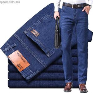 Jeans pour hommes en jean pour hommes en denim régulièrement adapté aux affaires en direct de couleur décontractée de haute qualité Pantalon pour hommes de taille plus toutes saisons2404