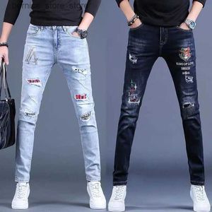 Jeans pour hommes Hommes de haute qualité coupe ajustée broderie jean léger luxe déchiré Stretch imprime jean trous patché rayures pantalon en denim décontracté Q231213