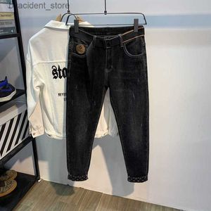 Jeans para hombres Jeans para hombre Diseñador Jeans estampados negros Moda para hombre 2023 Verano Nueva versión coreana TRSLIM FIT PEQUEÑOS PANTALONES PARA HOMBRES LYU L240313