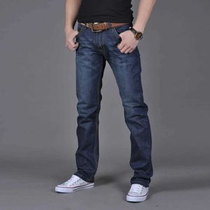Jeans masculins jeans jeans blanc rétro de dimnim sole jogger droit de travail luxueux pour hommes adaptés aux sous-vêtements d'été Y2K de grande taille Q240509